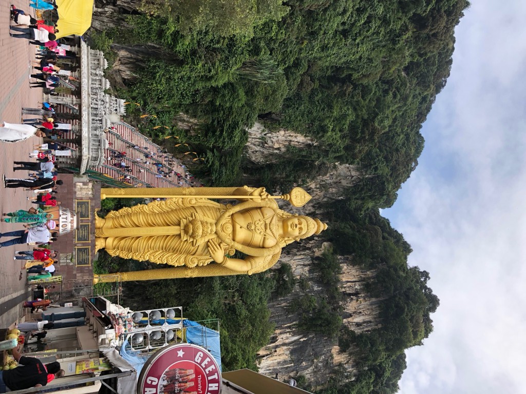 バドゥ洞窟・ムルガン神像